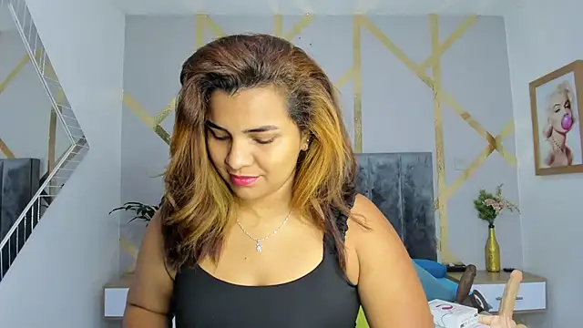 angelina castroo online show from December 14, 2024, 3:29 am