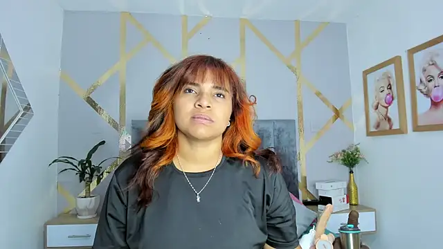angelina castroo online show from January 18, 2025, 3:31 am