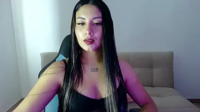 Lia 14  online show from February 20, 2026, 8:53 pm