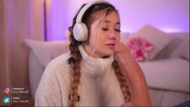 Snapshot of lilith_gray9 chatting on November 22, 2025, 6:29 pm lilith gray9 online show from November 22, 2025, 6:29 pm