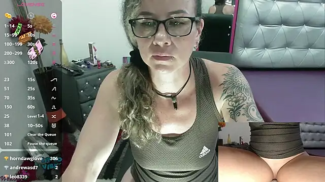 ViickySexy online show from January 7, 2025, 10:52 pm