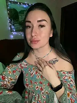 Snapshot of Roxana_Bell chatting on December 21, 2024, 6:34 pm Roxana Bell online show from December 21, 2024, 6:34 pm