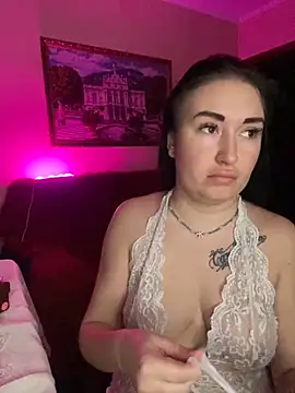 Snapshot of Roxana_Bell chatting on January 31, 2025, 2:07 pm Roxana Bell online show from January 31, 2025, 2:07 pm