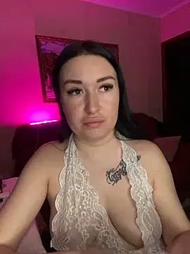 Snapshot of Roxana_Bell chatting on March 6, 2025, 8:05 pm Roxana Bell online show from March 6, 2025, 8:05 pm