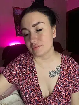 Snapshot of Roxana_Bell chatting on March 12, 2025, 1:25 am Roxana Bell online show from March 12, 2025, 1:25 am