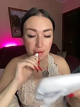 Snapshot of Roxana_Bell chatting on March 13, 2025, 8:11 pm Roxana Bell online show from March 13, 2025, 8:11 pm