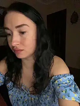 Snapshot of Roxana_Bell chatting on October 5, 2025, 7:23 pm Roxana Bell online show from October 5, 2025, 7:23 pm