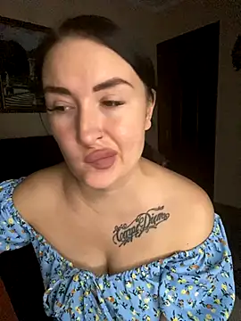 Snapshot of Roxana_Bell chatting on October 6, 2025, 3:42 pm Roxana Bell online show from October 6, 2025, 3:42 pm