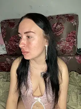 Roxana Bell online show from May 5, 2026, 7:11 pm