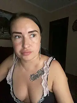 Roxana Bell online show from June 11, 2026, 9:02 pm