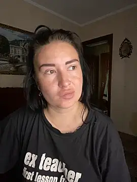 Roxana Bell online show from June 12, 2026, 10:03 am