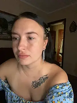 Roxana Bell online show from June 13, 2026, 11:41 am