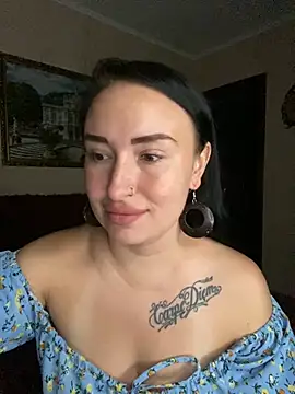 Roxana Bell online show from June 19, 2026, 8:01 pm