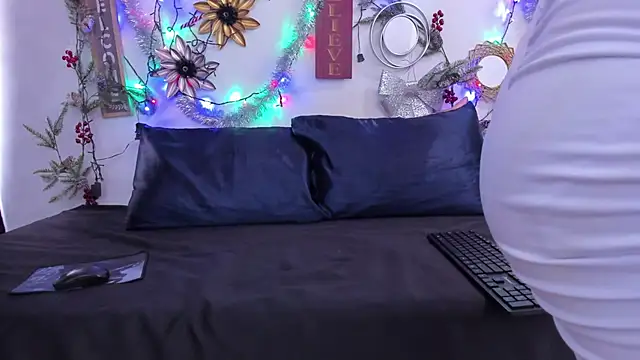 Snapshot of paolitakens chatting on December 17, 2024, 2:22 pm paolitakens online show from December 17, 2024, 2:22 pm