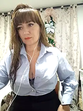 Snapshot of tata_laima__ chatting on December 18, 2024, 10:30 am tata laima online show from December 18, 2024, 10:30 am