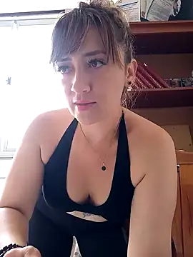 Snapshot of tata_laima__ chatting on February 2, 2025, 4:11 pm tata laima online show from February 2, 2025, 4:11 pm