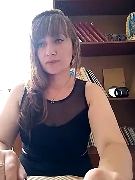 Snapshot of tata_laima__ chatting on February 3, 2025, 2:13 pm tata laima online show from February 3, 2025, 2:13 pm