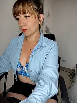 Snapshot of tata_laima__ chatting on March 17, 2025, 12:46 pm tata laima online show from March 17, 2025, 12:46 pm