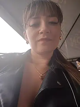 Snapshot of tata_laima__ chatting on September 14, 2025, 4:28 pm tata laima   online show from September 14, 2025, 4:28 pm