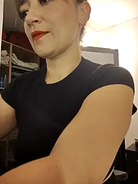 Snapshot of tata_laima__ chatting on September 24, 2025, 12:41 pm tata laima   online show from September 24, 2025, 12:41 pm