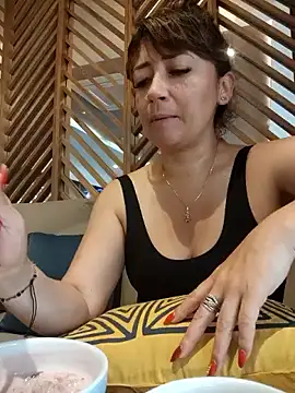 Snapshot of tata_laima__ chatting on October 2, 2025, 2:24 pm tata laima   online show from October 2, 2025, 2:24 pm