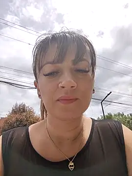 Snapshot of tata_laima__ chatting on October 19, 2025, 4:51 pm tata laima   online show from October 19, 2025, 4:51 pm