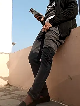 yours smp online show from January 19, 2025, 9:44 am