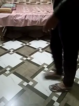 yours smp online show from February 9, 2025, 1:14 pm