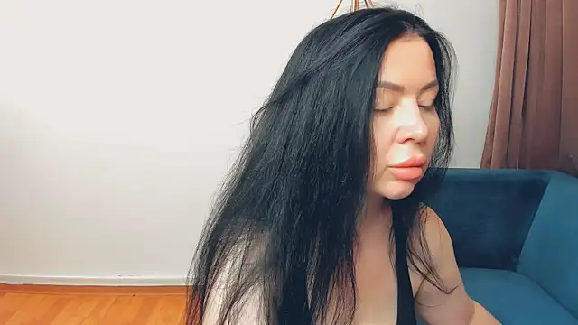 LayaFlow online show from June 17, 2026, 7:55 am