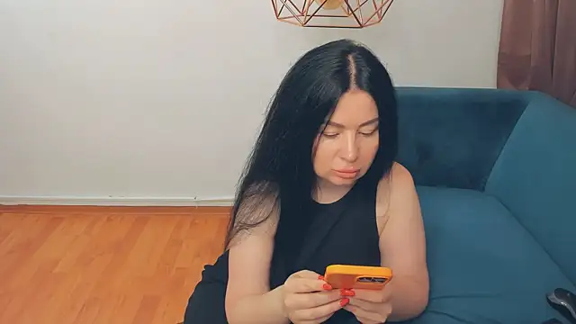LayaFlow online show from June 28, 2026, 7:14 am