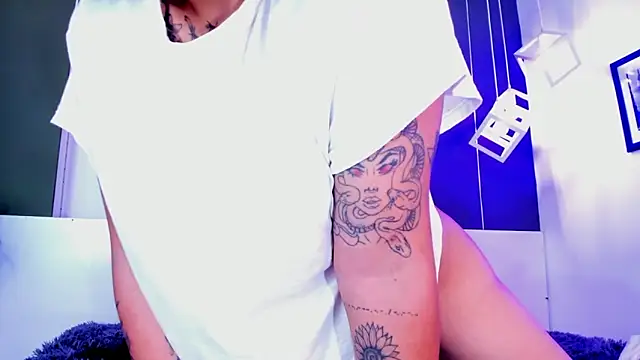 Snapshot of Alexxxholy chatting on February 27, 2025, 4:43 pm Alexxxholy online show from February 27, 2025, 4:43 pm