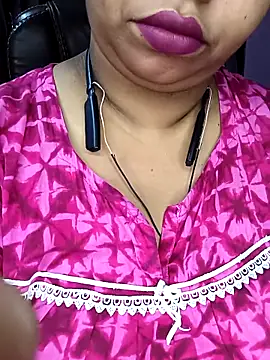 Ravina patil1 online show from October 31, 2025, 12:39 pm