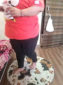 Snapshot of Ravina_patil1 chatting on May 9, 2026, 5:34 am Ravina patil1 online show from May 9, 2026, 5:34 am