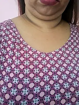 Snapshot of Ravina_patil1 chatting on May 10, 2026, 5:34 am Ravina patil1 online show from May 10, 2026, 5:34 am