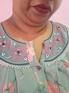 Snapshot of Ravina_patil1 chatting on May 16, 2026, 10:36 am Ravina patil1 online show from May 16, 2026, 10:36 am