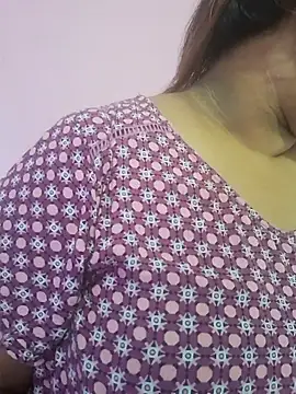Snapshot of Ravina_patil1 chatting on May 21, 2026, 5:47 am Ravina patil1 online show from May 21, 2026, 5:47 am