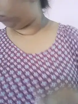 Snapshot of Ravina_patil1 chatting on May 25, 2026, 5:35 am Ravina patil1 online show from May 25, 2026, 5:35 am