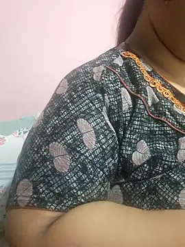 Snapshot of Ravina_patil1 chatting on May 26, 2026, 2:13 pm Ravina patil1 online show from May 26, 2026, 2:13 pm