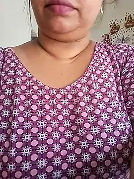 Snapshot of Ravina_patil1 chatting on June 7, 2026, 7:12 am Ravina patil1 online show from June 7, 2026, 7:12 am