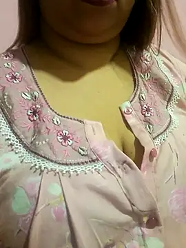 Snapshot of Ravina_patil1 chatting on July 6, 2026, 3:14 pm Ravina patil1 online show from July 6, 2026, 3:14 pm