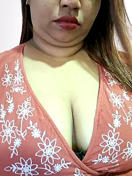 Snapshot of Ravina_patil1 chatting on July 7, 2026, 6:47 am Ravina patil1 online show from July 7, 2026, 6:47 am