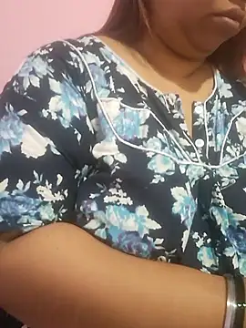 Snapshot of Ravina_patil1 chatting on July 9, 2026, 6:39 am Ravina patil1 online show from July 9, 2026, 6:39 am