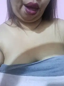 Snapshot of Ravina_patil1 chatting on July 19, 2026, 3:43 am Ravina patil1 online show from July 19, 2026, 3:43 am