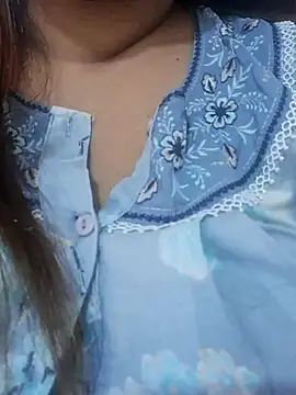 Snapshot of Ravina_patil1 chatting on July 26, 2026, 5:37 am Ravina patil1 online show from July 26, 2026, 5:37 am