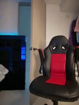 Snapshot of TysonWalkers chatting on March 4, 2026, 4:51 am TysonWalkers online show from March 4, 2026, 4:51 am