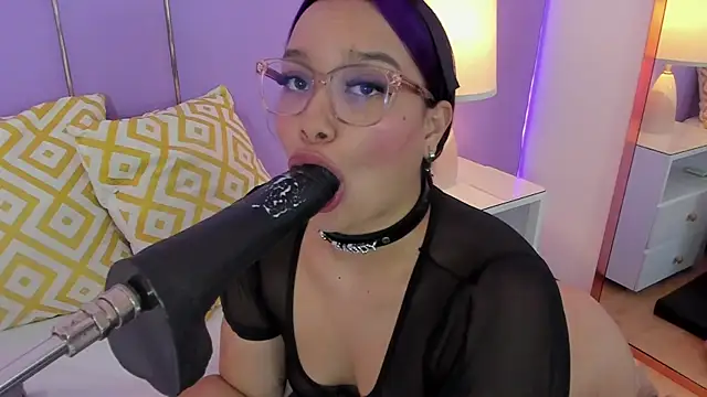 SophyRuiz  online show from May 14, 2026, 11:50 am