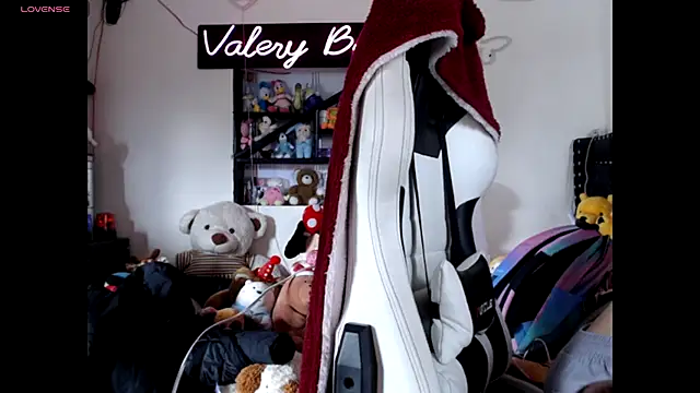 ValeryBaker  online show from November 3, 2025, 3:02 pm