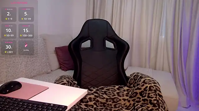 EmillyGreen1 online show from March 20, 2026, 1:49 pm