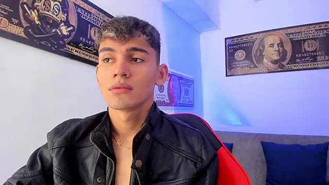 EstebanPerez  online show from December 11, 2024, 12:12 pm