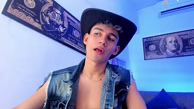 EstebanPerez  online show from December 13, 2024, 12:17 pm